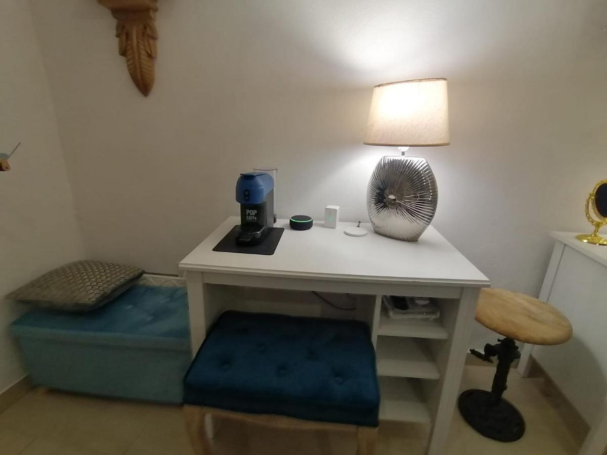 Tinnyhouse Naples Luaran gambar