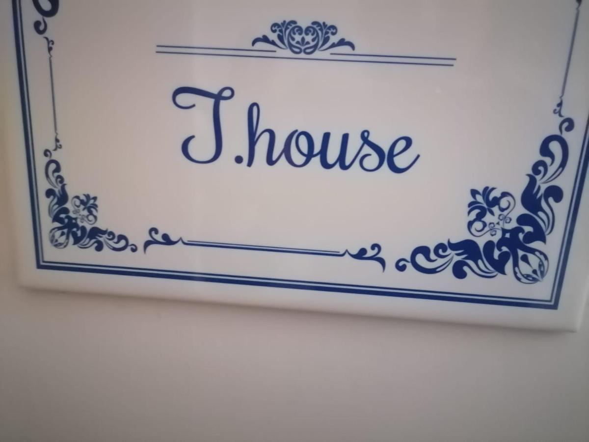 Tinnyhouse Naples Luaran gambar
